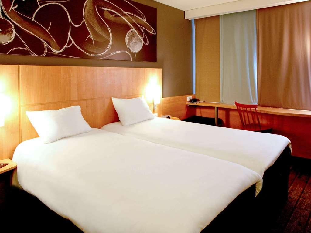 Ibis Les Herbiers Room photo